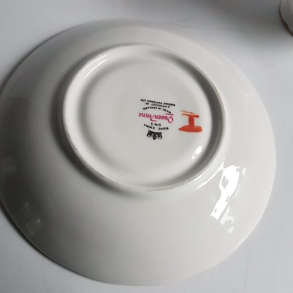 Floral Teacup and Saucer Set - Picture 4 of 4